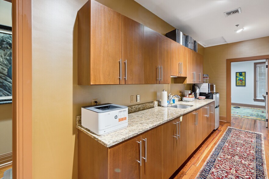 More Photos Of 46 State St, Charleston Office Residential For Lease