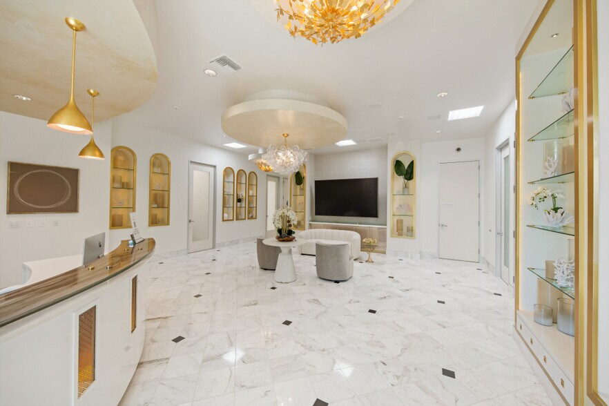 More Photos Of 11199 Sorrento Valley Rd, San Diego Office For Sale