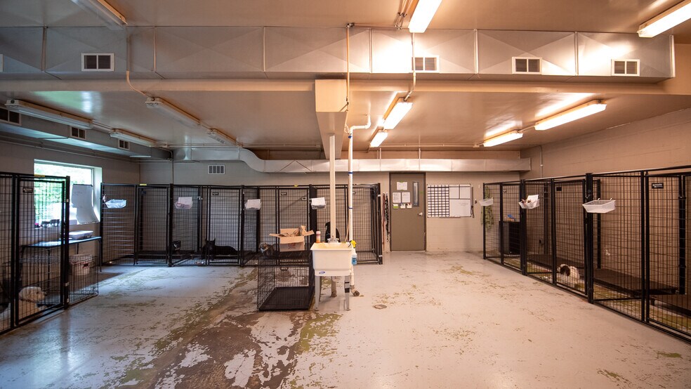 More Photos Of 608 7th St NW, Rochester Office For Lease