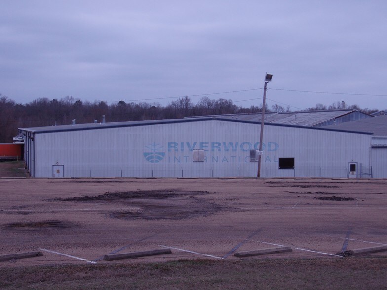 More Photos Of 1021 Clinton Industrial Park Rd, Clinton Warehouse For Lease