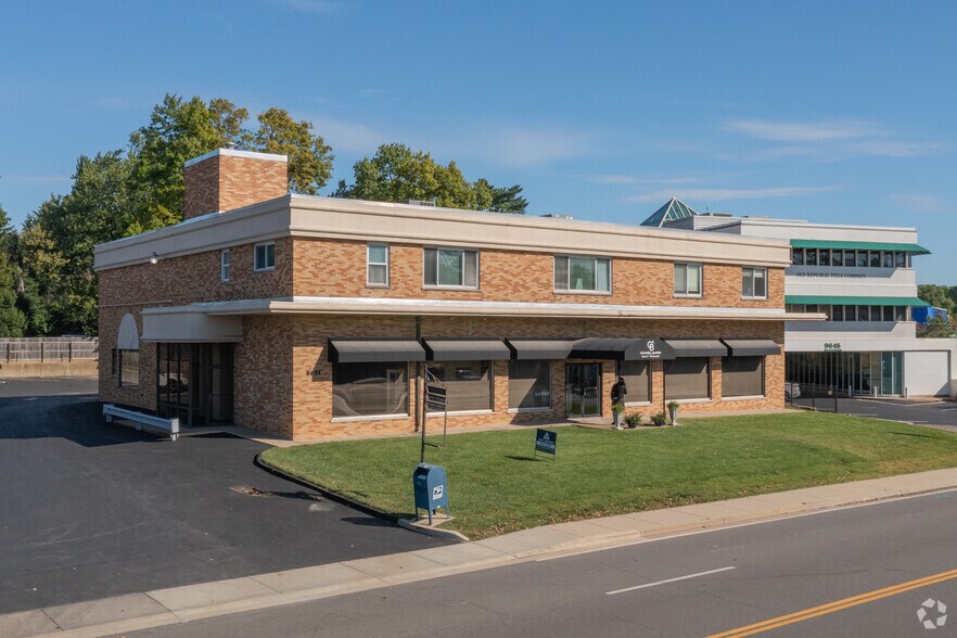 More Photos Of 9651 Clayton Rd, Saint Louis Office For Lease