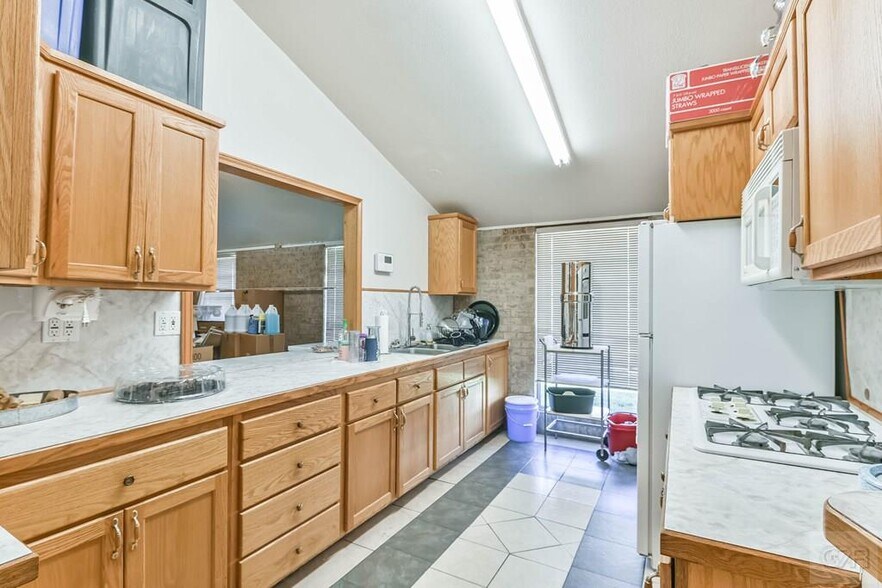 More Photos Of 426 Winnie, Galveston Religious Facility For Lease