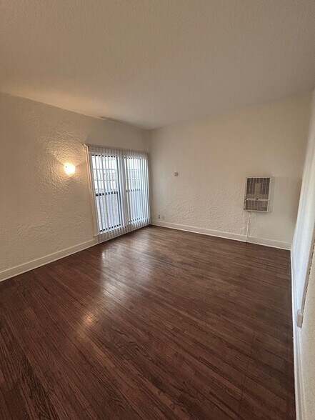 More Photos Of 3621 S Pacific Ave, San Pedro Apartments For Sale