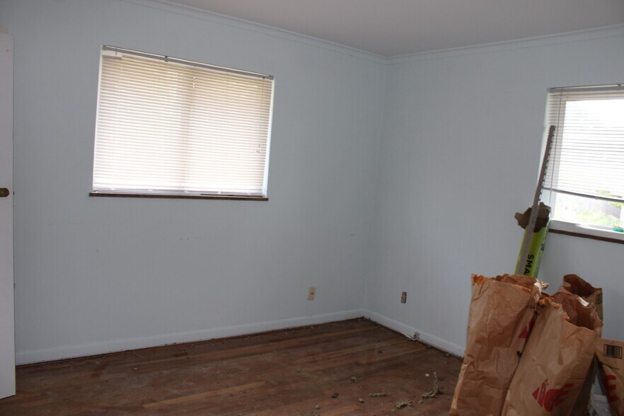 More Photos Of 4934-4936 Solar Dr, Columbus Multifamily For Sale