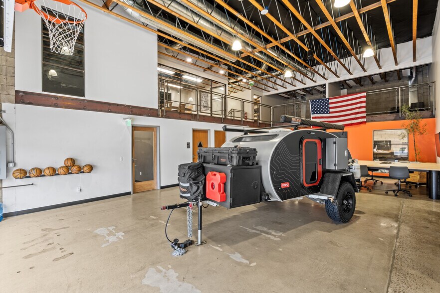More Photos Of 225-231 W 16th St, National City Service For Sale