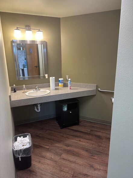 More Photos Of 2626 W Kennewick Ave, Kennewick Office For Lease