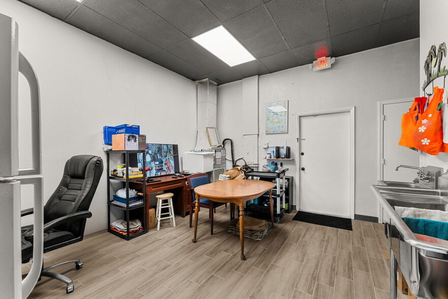 More Photos Of 1592 Jimmy Buffet Mem Hwy, Satellite Beach Office Residential For Sale