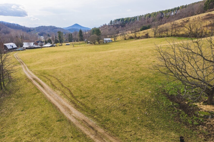 More Photos Of 230 Barn Ave, North Tazewell Land For Sale