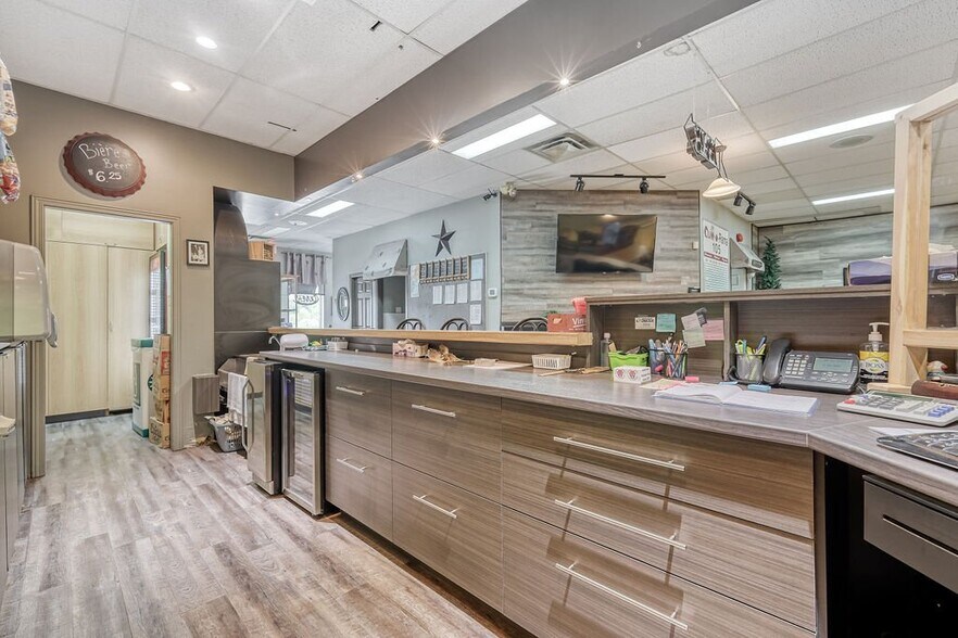 More Photos Of 370 Boul Desjardins, Maniwaki Freestanding For Sale