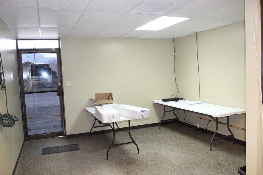 More Photos Of 407 N Nelson St, Fort Stockton Research And Development For Sale