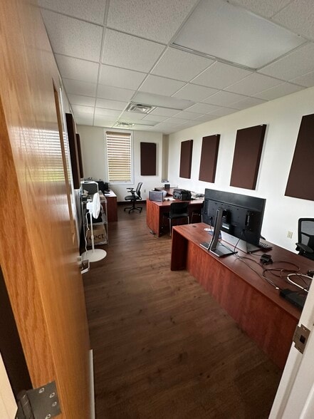 More Photos Of 1250 Rochester St, Lima Light Manufacturing For Lease