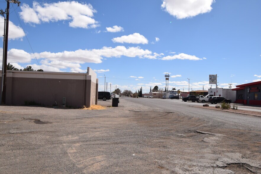 More Photos Of 301 E Pine St, Deming Freestanding For Sale