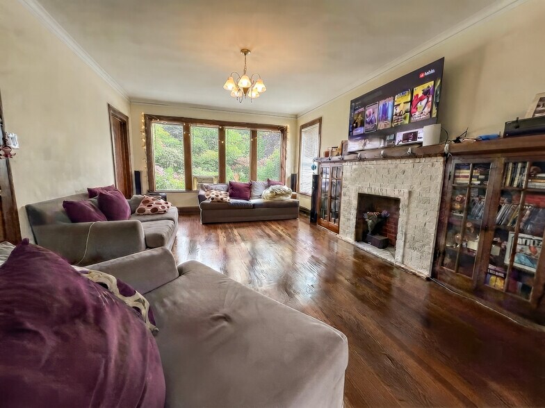 More Photos Of 4917 W. Addison, Chicago Multifamily For Sale
