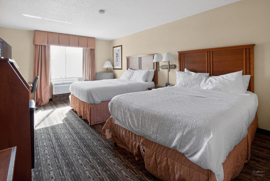 More Photos Of 202 Fairview Dr, Monaca Hotel For Sale