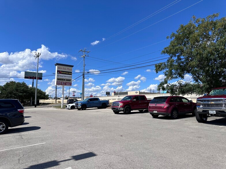 More Photos Of 8142 Shin Oak Dr, San Antonio Unknown For Lease