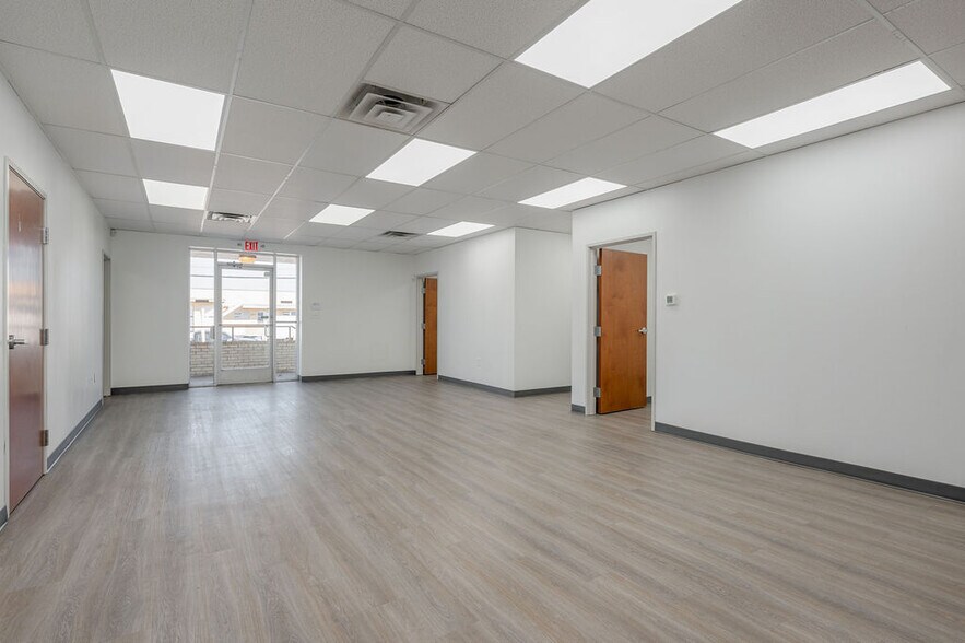 More Photos Of 2838-2910 Anode Ln, Dallas Warehouse For Lease