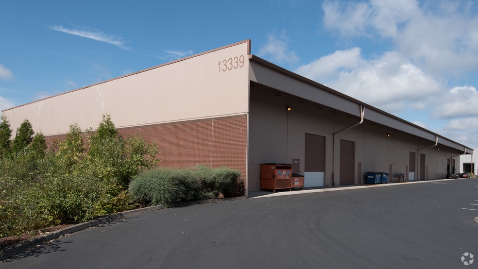 More Photos Of 13339 NE Airport Way, Portland Warehouse For Lease