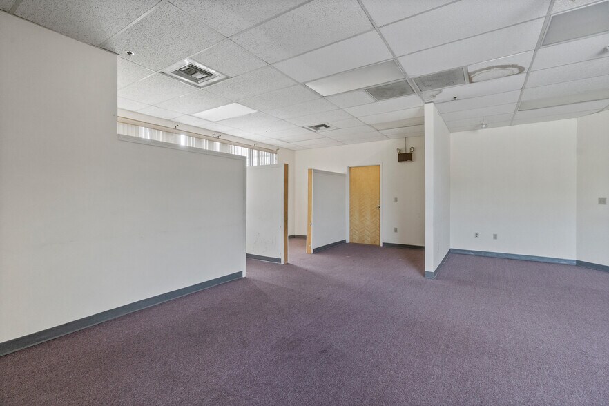 More Photos Of 285 Central St, Leominster General Retail For Lease
