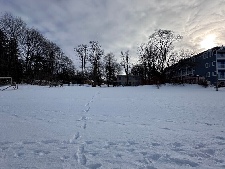 More Photos Of 841 E Front St, Traverse City Hotel For Sale