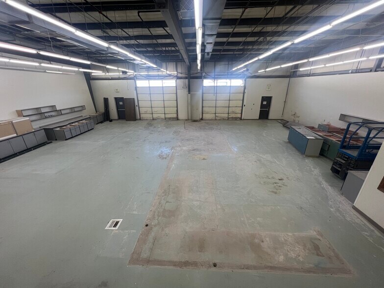 More Photos Of 418 8th St SE, Loveland Warehouse For Sale