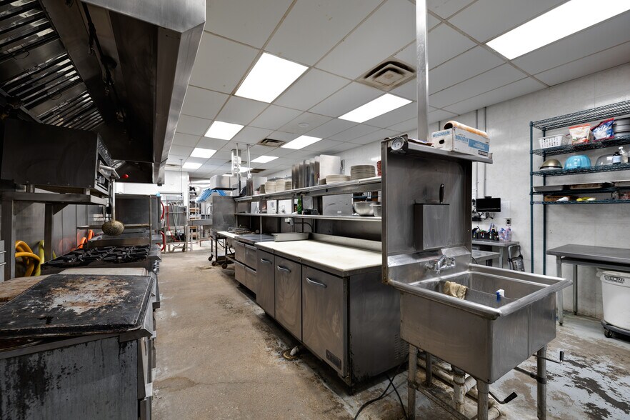 More Photos Of 8336 TX 570, San Angelo Restaurant For Sale