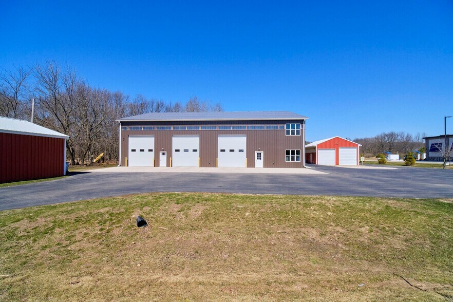 More Photos Of 480 E Parkdale Ave, Manistee Specialty For Sale