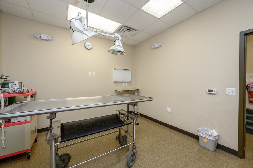 More Photos Of 612 Mount Pleasant Ave, West Orange Veterinarian Kennel For Sale