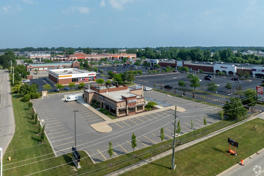 More Photos Of 51295 Gratiot Ave, Chesterfield Restaurant For Sale