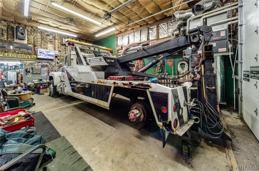 More Photos Of 620 Bailey Ave, Buffalo Auto Salvage Facility For Sale