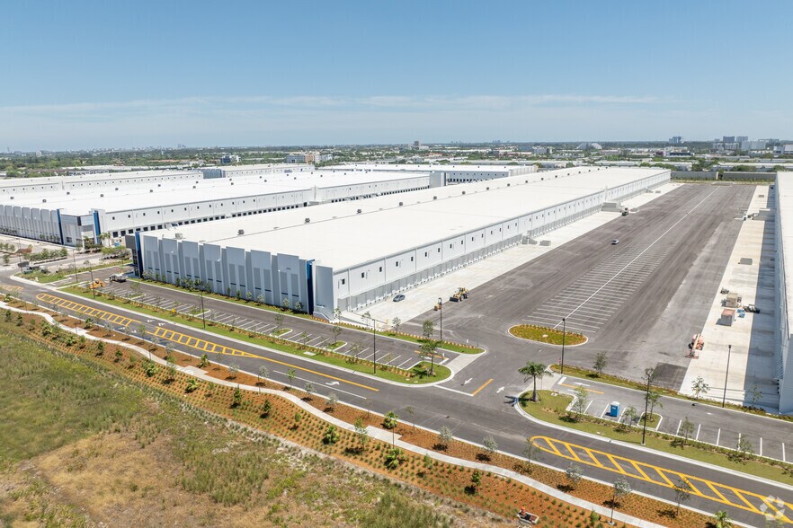 More Photos Of NW 107th Ave, Doral Unknown For Lease