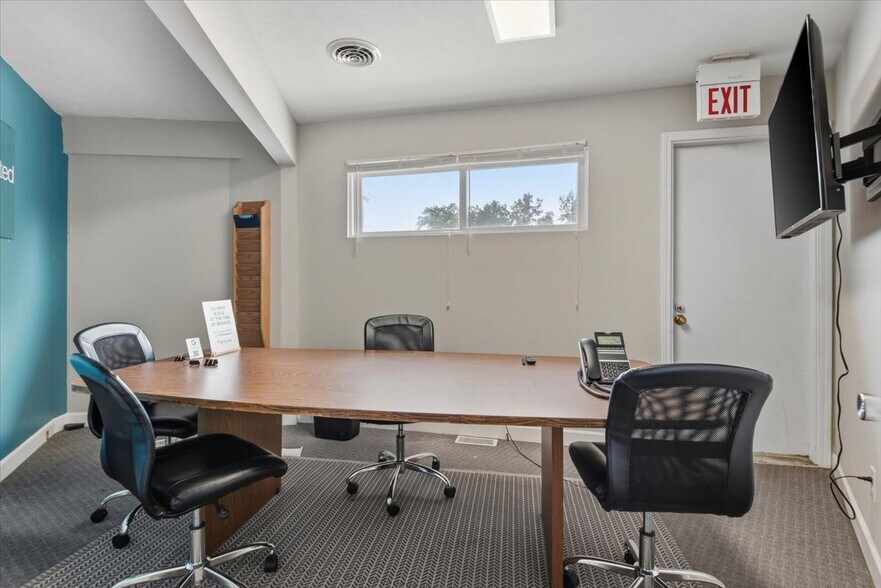 More Photos Of 2060 W Monroe St, Springfield Office For Sale