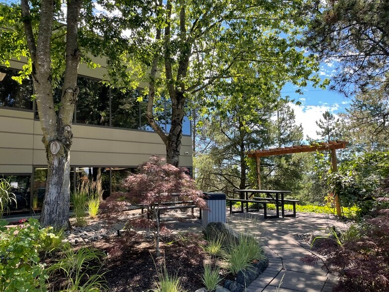 More Photos Of 9700 SW Capitol Hwy, Portland Office For Lease