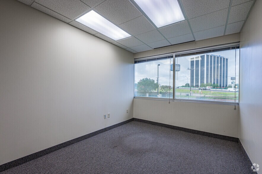 More Photos Of 7610 N Stemmons Fwy, Dallas Office For Lease