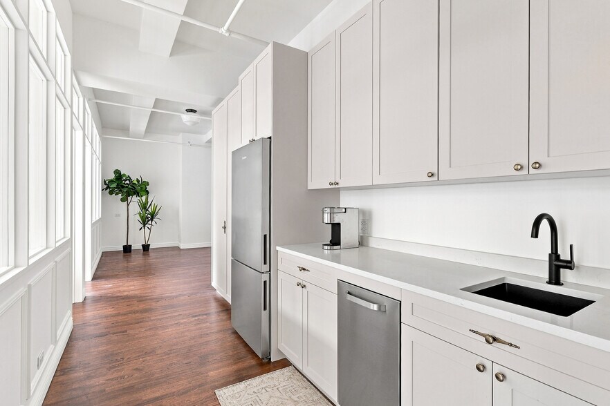 More Photos Of 14 E 4th St, New York Loft Creative Space For Sale