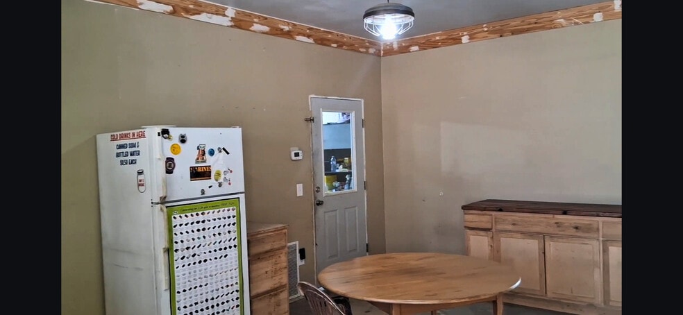 More Photos Of 8719 Pearson Rd, Ore City Warehouse For Sale