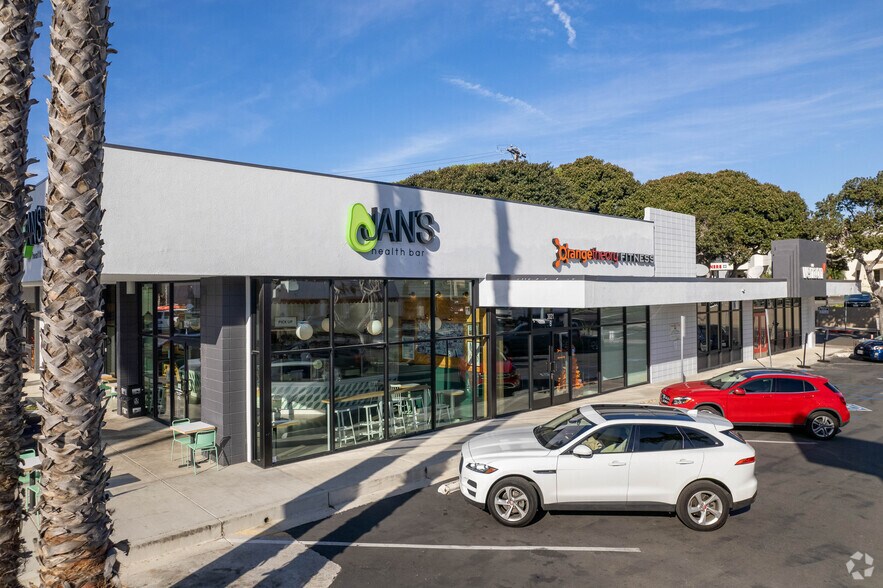 More Photos Of 3027 E Coast Hwy, Corona Del Mar Restaurant For Lease