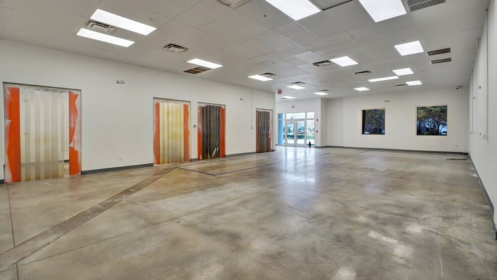 More Photos Of 4800 Lyons Technology Pky, Coconut Creek Warehouse For Sale