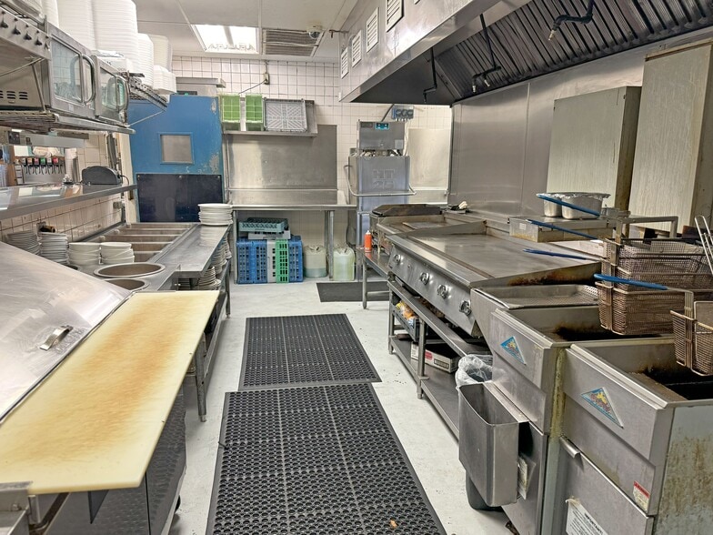 More Photos Of 1403 N Navarro St, Victoria Restaurant For Sale