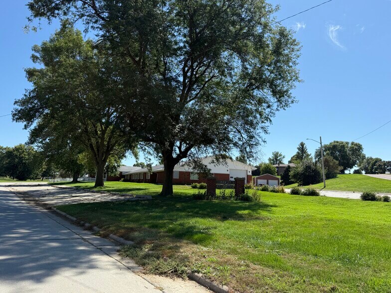 More Photos Of 702 Cedar Ave, Laurel Multifamily For Sale