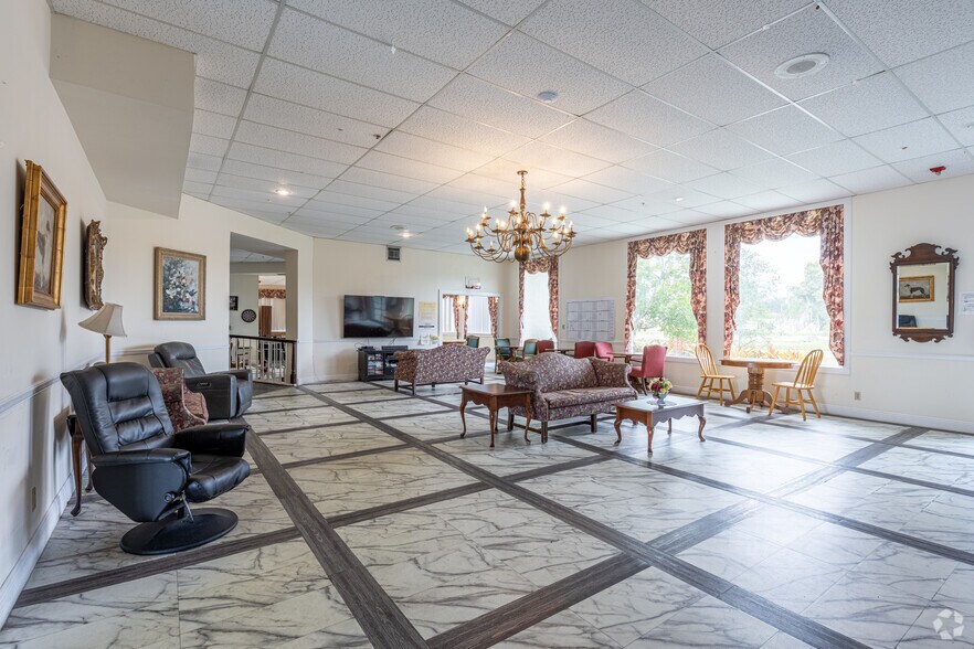 More Photos Of 1189 W River Dr, Margate Assisted Living For Sale