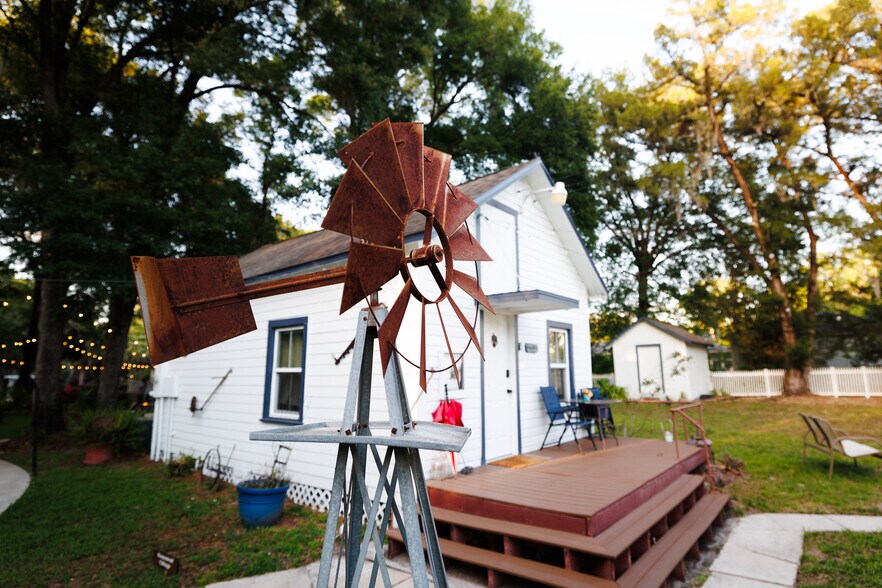 More Photos Of 215 E French Ave, Orange City Hospitality For Sale