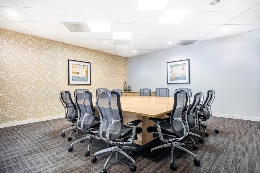 More Photos Of 5 Centerpointe Dr, Lake Oswego Coworking Space