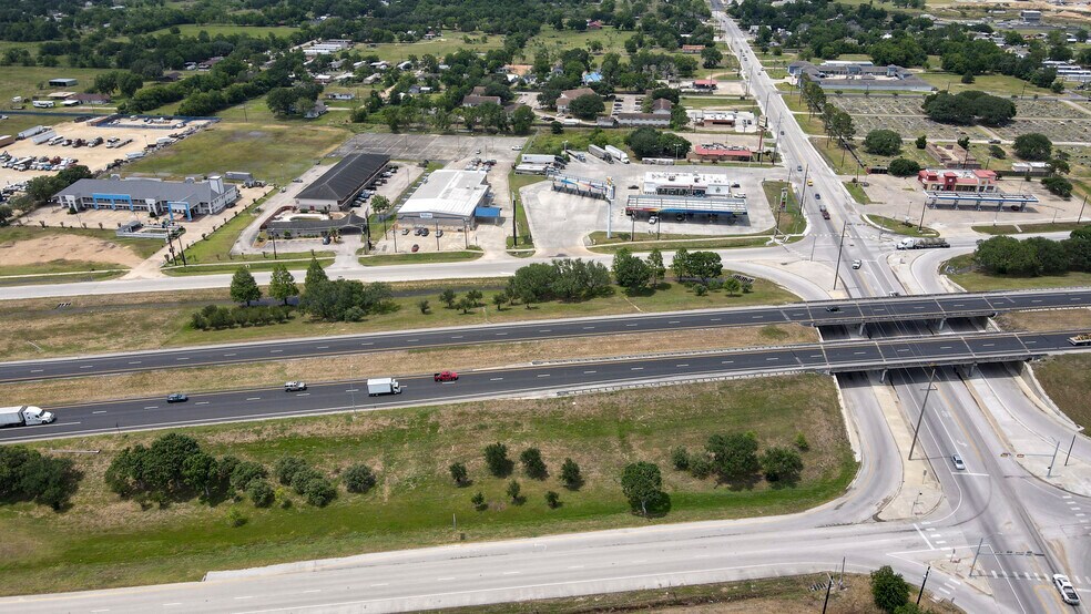 More Photos Of 25000 US 59 Rd, El Campo Flex For Sale