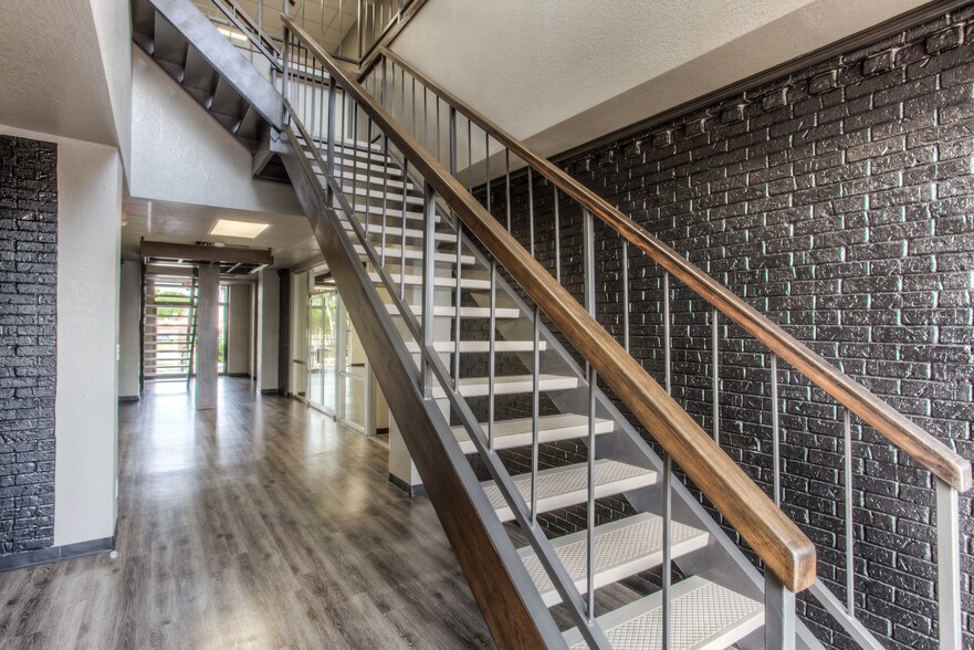 More Photos Of 6464 Brentwood Stair Rd, Fort Worth Office For Sale
