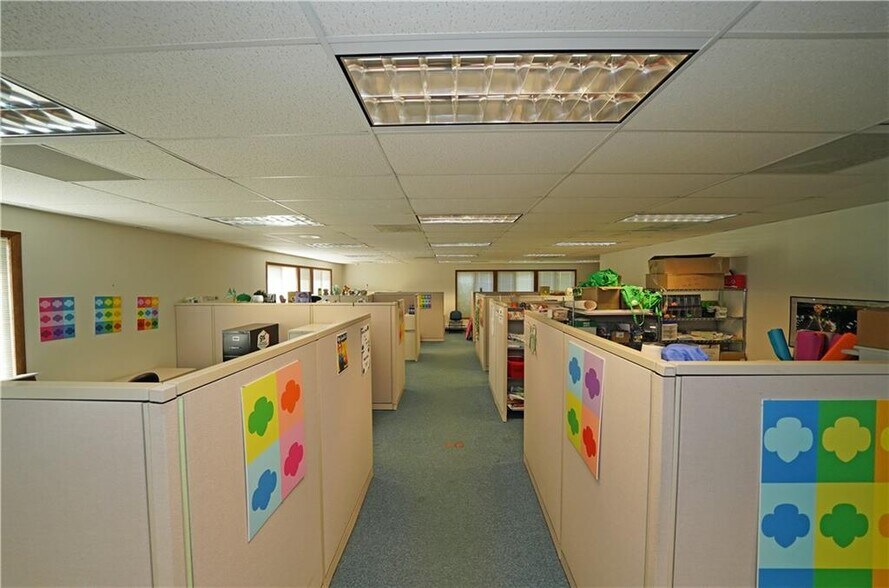 More Photos Of 226 Colonial Dr, Horseheads Office For Sale