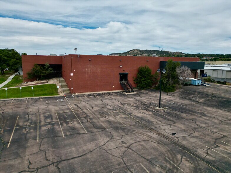 More Photos Of 3505-3525 N Stone Ave, Colorado Springs Warehouse For Lease
