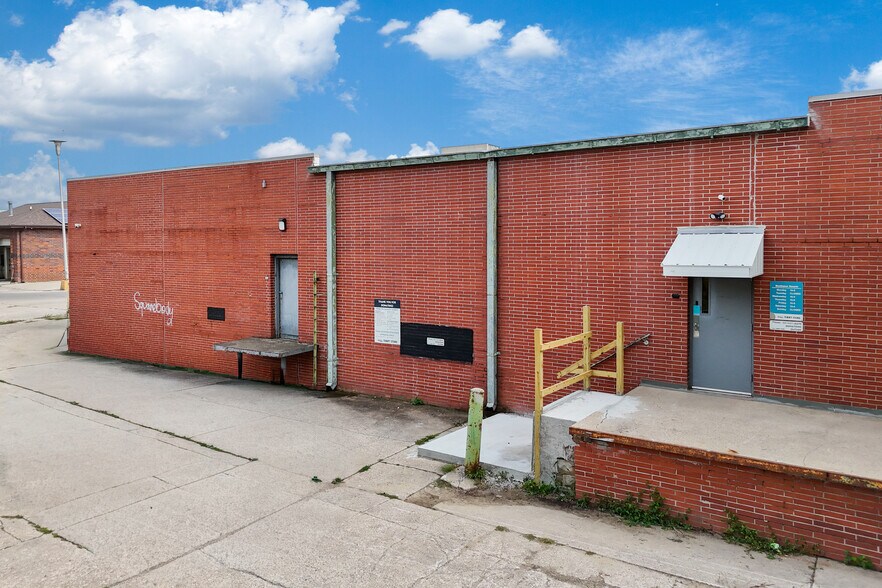 More Photos Of 1810 1st Ave E, Newton General Retail For Sale