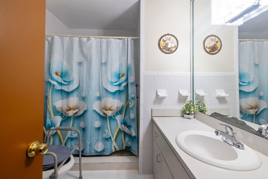 More Photos Of NW 127 Ave and 104 STreet, Miami Healthcare For Sale