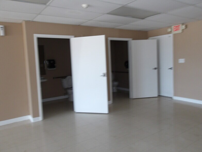 More Photos Of 503 W Business 83, Donna General Retail For Lease