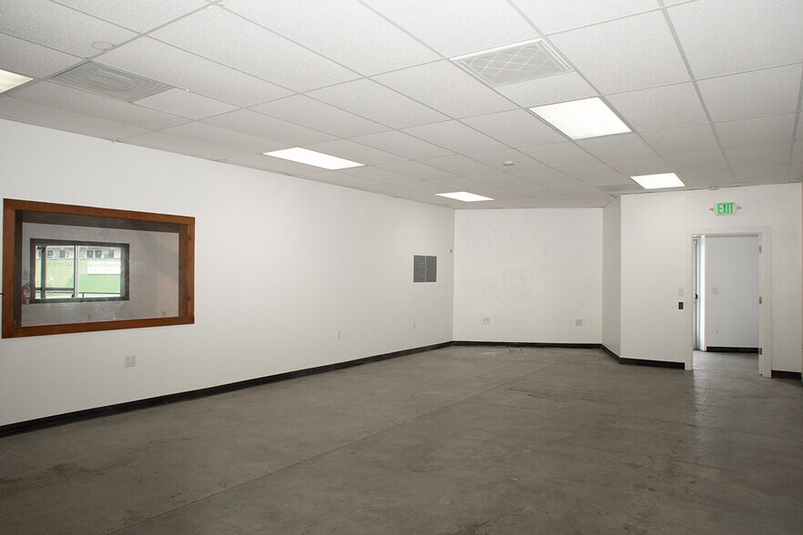 More Photos Of 2029 Broadway St, Eureka Storefront Retail Office For Sale